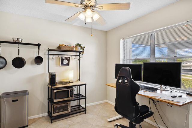 3075 E Gardens East Drive 32, Palm Beach Gardens, FL 33410
