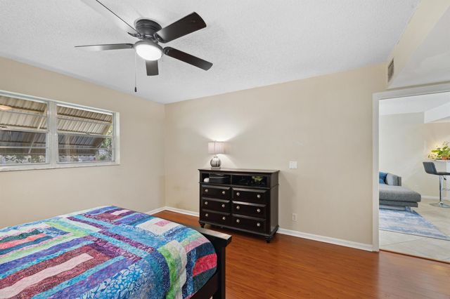 3075 E Gardens East Drive 32, Palm Beach Gardens, FL 33410