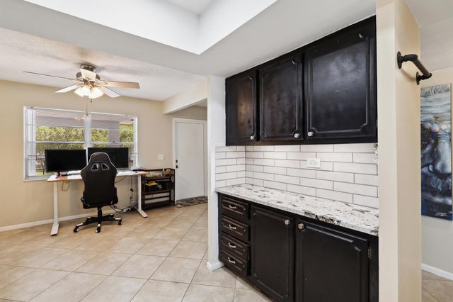 3075 E Gardens East Drive 32, Palm Beach Gardens, FL 33410