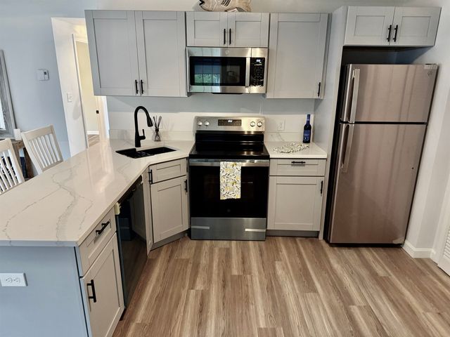 5 Nottingwood Lane, Merrimack, NH 03054