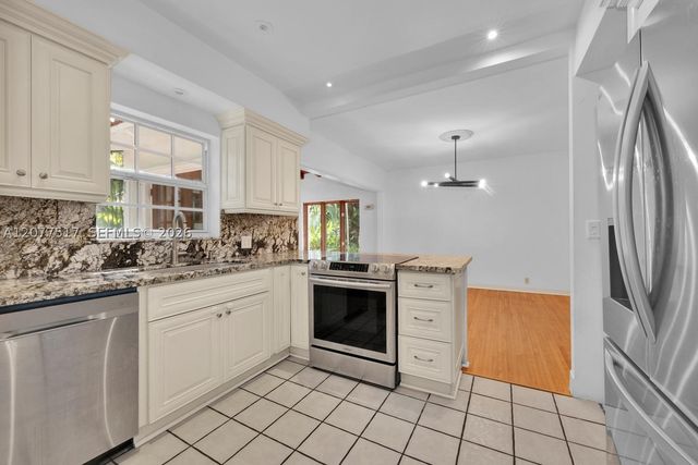 5111 Maggiore St, Coral Gables, FL 33146