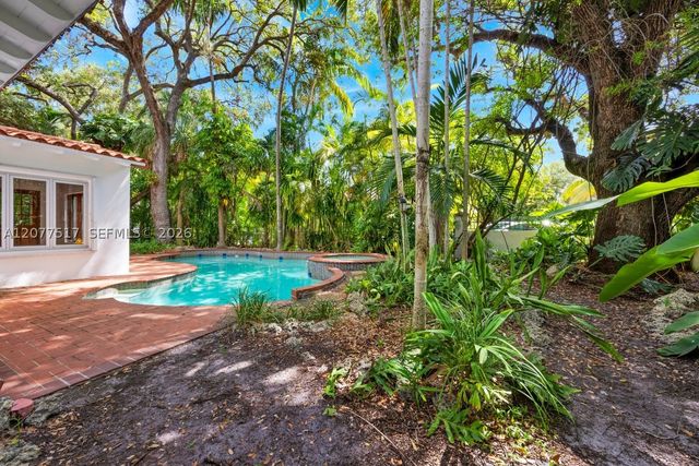 5111 Maggiore St, Coral Gables, FL 33146