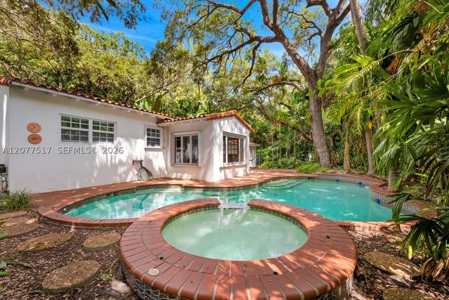 5111 Maggiore St, Coral Gables, FL 33146