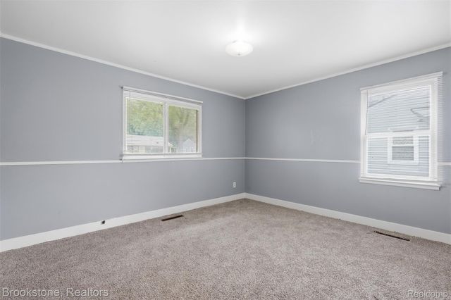10400 Saratoga Street, Oak Park, MI 48237
