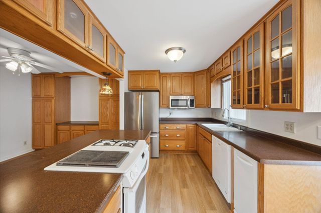 16410 15th Avenue N, Plymouth, MN 55447