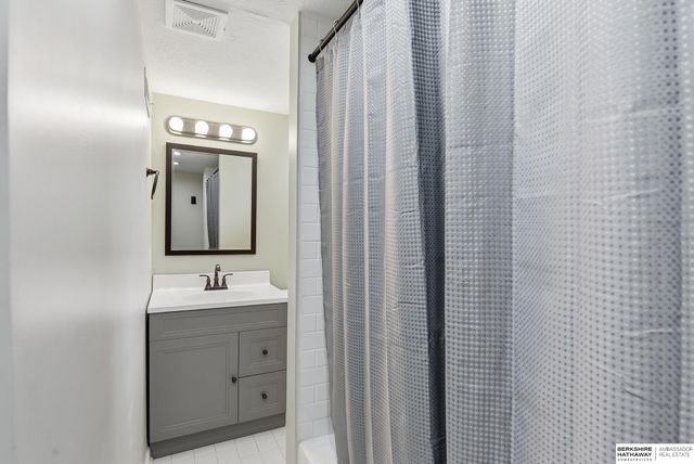 2510 N 51st Street, Omaha, NE 68104