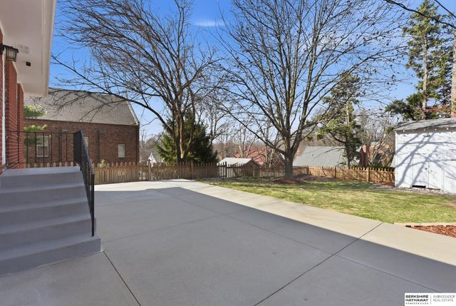 2510 N 51st Street, Omaha, NE 68104