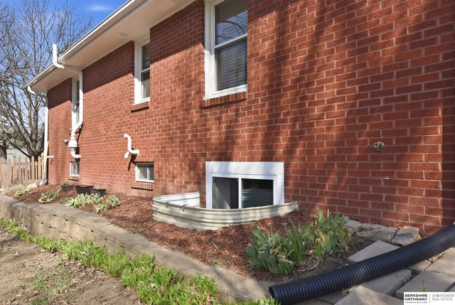 2510 N 51st Street, Omaha, NE 68104