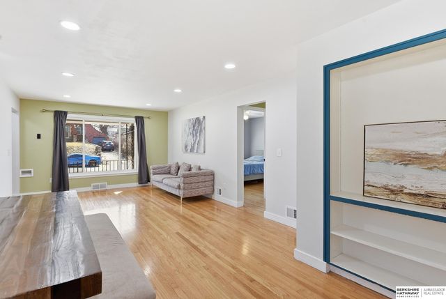 2510 N 51st Street, Omaha, NE 68104