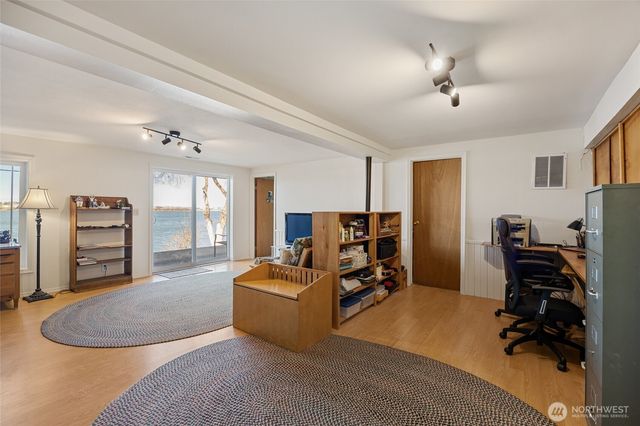 4190 NE Shorecrest Drive, Moses Lake, WA 98837