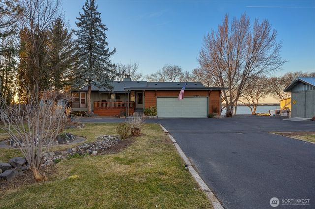 4190 NE Shorecrest Drive, Moses Lake, WA 98837