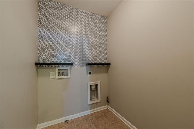 300 Balaban Circle, Woodstock, GA 30188