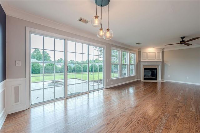 300 Balaban Circle, Woodstock, GA 30188