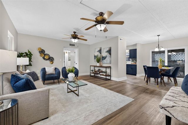 1190 RUE DES CHATEAUX 1A, St Petersburg, FL 33707