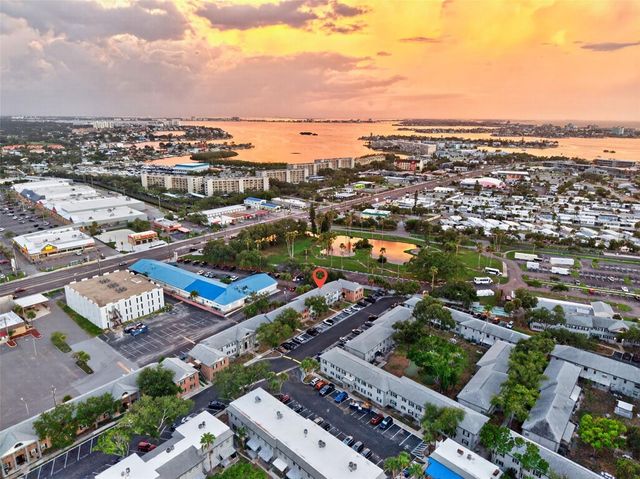 1190 RUE DES CHATEAUX 1A, St Petersburg, FL 33707