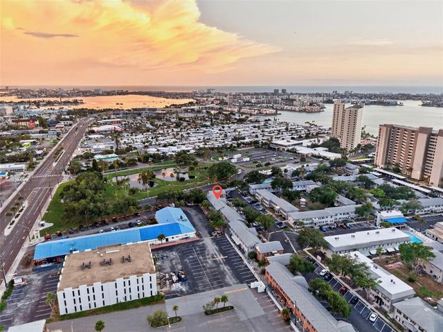 1190 RUE DES CHATEAUX 1A, St Petersburg, FL 33707