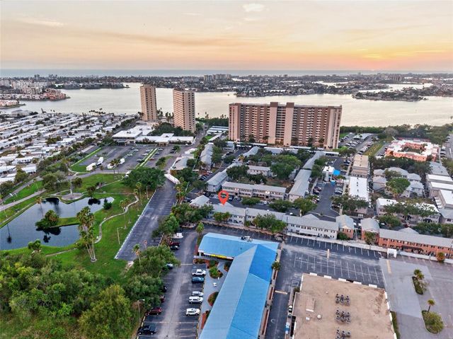 1190 RUE DES CHATEAUX 1A, St Petersburg, FL 33707