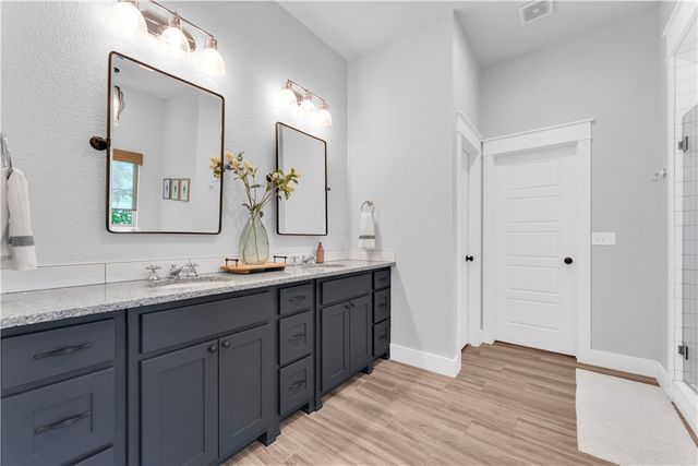 4205 Rainbow Farm Road, Bentonville, AR 72713