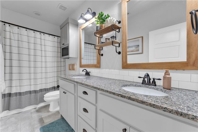 4205 Rainbow Farm Road, Bentonville, AR 72713