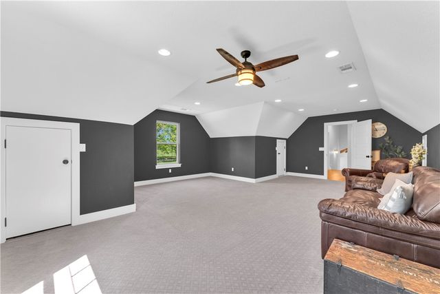 4205 Rainbow Farm Road, Bentonville, AR 72713