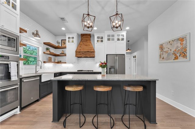 4205 Rainbow Farm Road, Bentonville, AR 72713