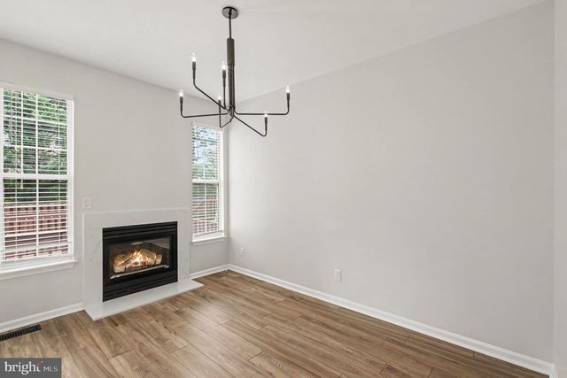 15611 WINDING CREEK DR, Dumfries, VA 22025