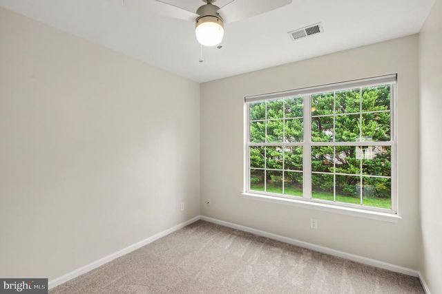 15611 WINDING CREEK DR, Dumfries, VA 22025