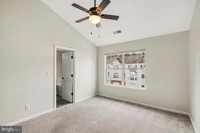 15611 WINDING CREEK DR, Dumfries, VA 22025