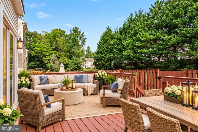 15611 WINDING CREEK DR, Dumfries, VA 22025