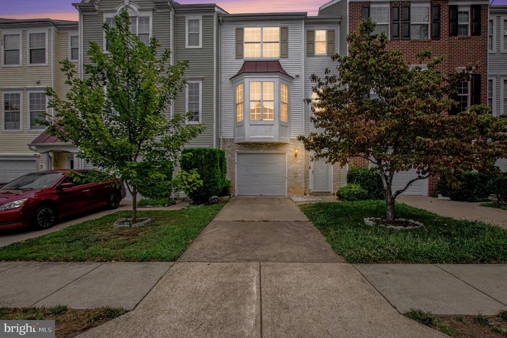 15611 WINDING CREEK DR, Dumfries, VA 22025
