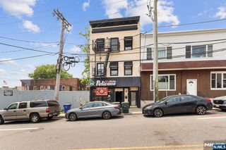 10 Dempsey Avenue, Edgewater, NJ 07020