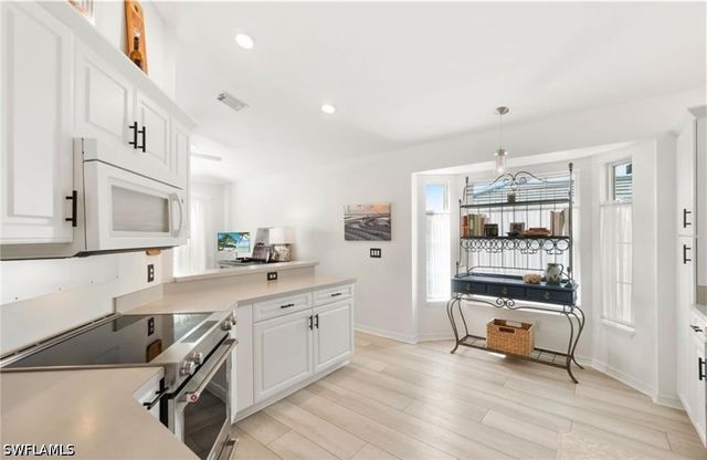 5928 Sand Wedge LN 1805, Naples, FL 34110