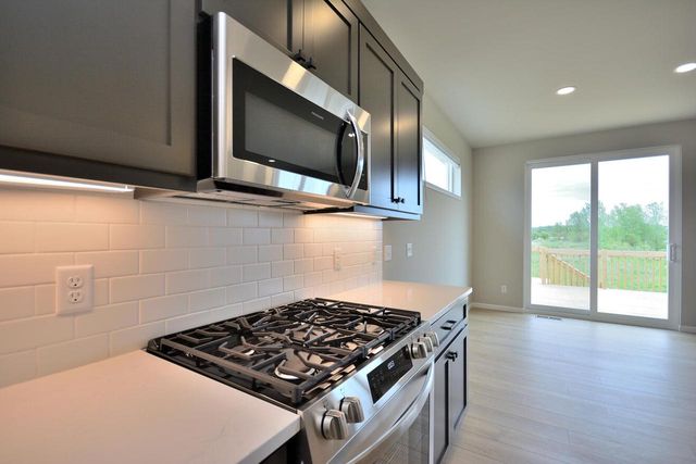 1080 Elderberry ROAD, Oconomowoc, WI 53066