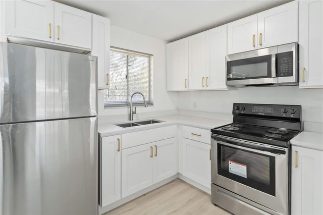 11407 SPLITWOOD LANE, Orlando, FL 32821