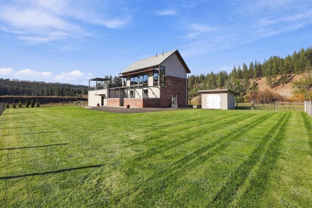 10422 S Hangman Valley Rd, Spokane, WA 99224 property photo