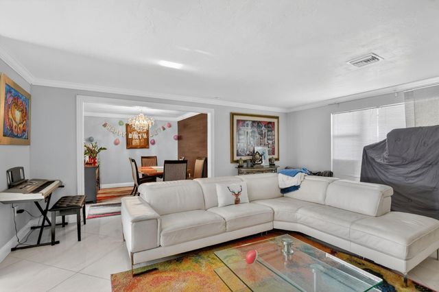 256 SW 11th Place, Boca Raton, FL 33432