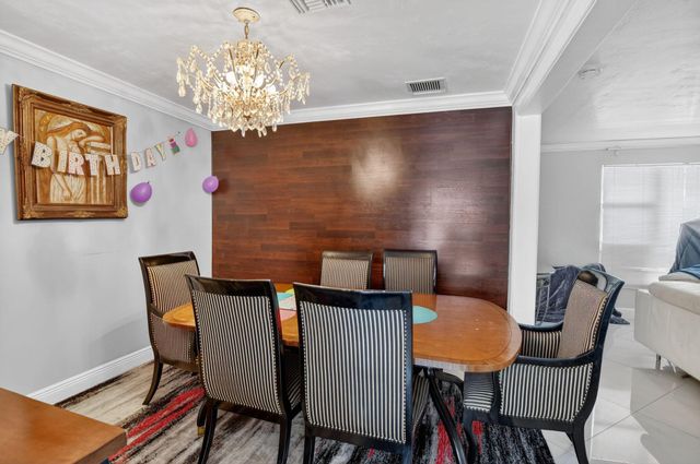 256 SW 11th Place, Boca Raton, FL 33432