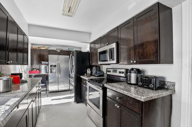 256 SW 11th Place, Boca Raton, FL 33432