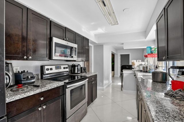 256 SW 11th Place, Boca Raton, FL 33432