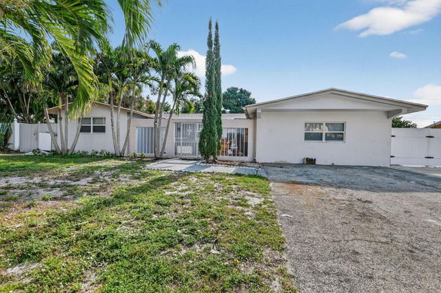 256 SW 11th Place, Boca Raton, FL 33432