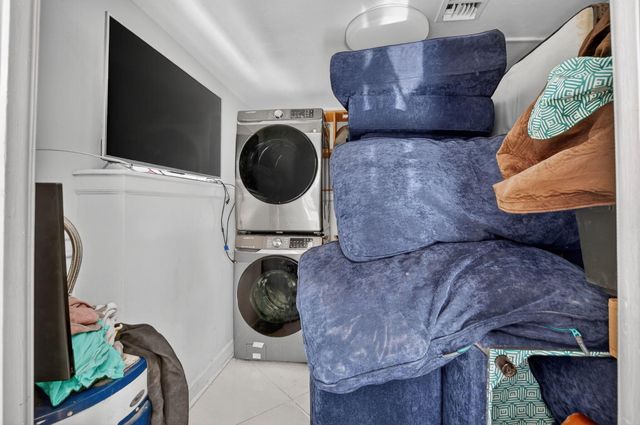 256 SW 11th Place, Boca Raton, FL 33432