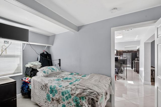 256 SW 11th Place, Boca Raton, FL 33432