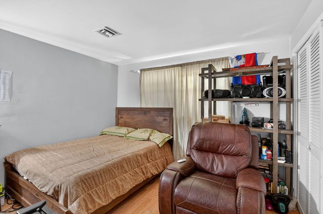 256 SW 11th Place, Boca Raton, FL 33432