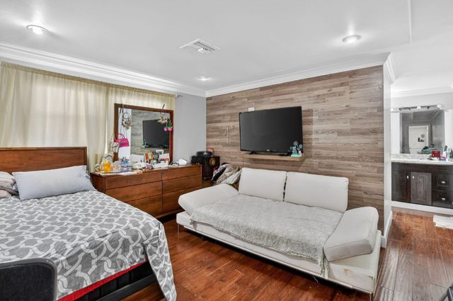 256 SW 11th Place, Boca Raton, FL 33432