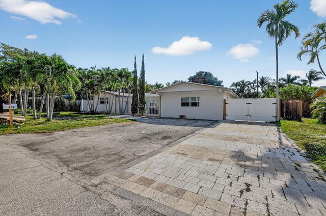 256 SW 11th Place, Boca Raton, FL 33432