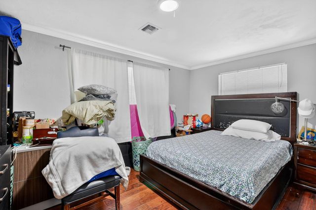 256 SW 11th Place, Boca Raton, FL 33432