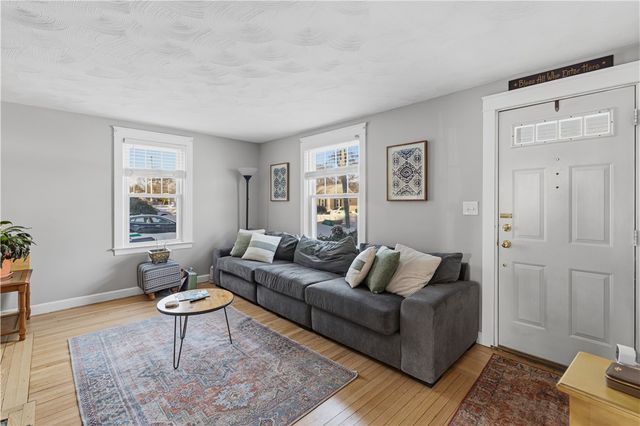 44 Woodstock Drive, Warwick, RI 02889