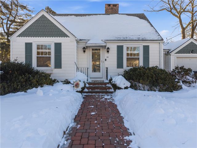 44 Woodstock Drive, Warwick, RI 02889