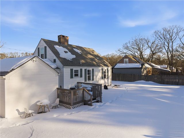 44 Woodstock Drive, Warwick, RI 02889