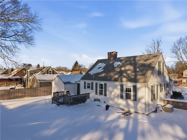 44 Woodstock Drive, Warwick, RI 02889